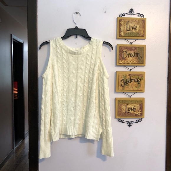 Cold shoulder sweater - Picture 5 of 10